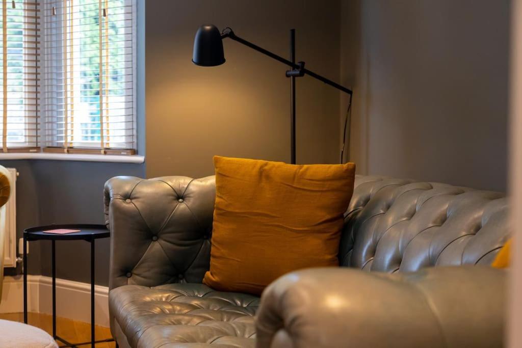 Hereford - Clifton Villa - Beautifully Presented House Located A Short Walk From City Centre - Sleeps 6 Guests - Perfect For Exploring Hereford - Hosted By Rentmyhouse المظهر الخارجي الصورة