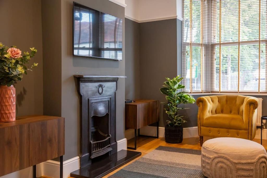 Hereford - Clifton Villa - Beautifully Presented House Located A Short Walk From City Centre - Sleeps 6 Guests - Perfect For Exploring Hereford - Hosted By Rentmyhouse المظهر الخارجي الصورة